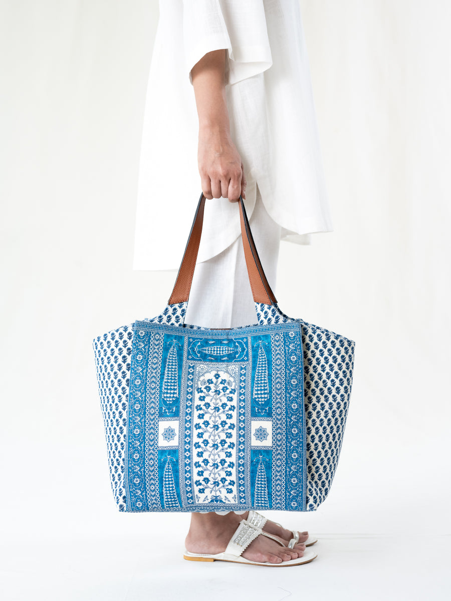 The Classic Tote - Azure Blue