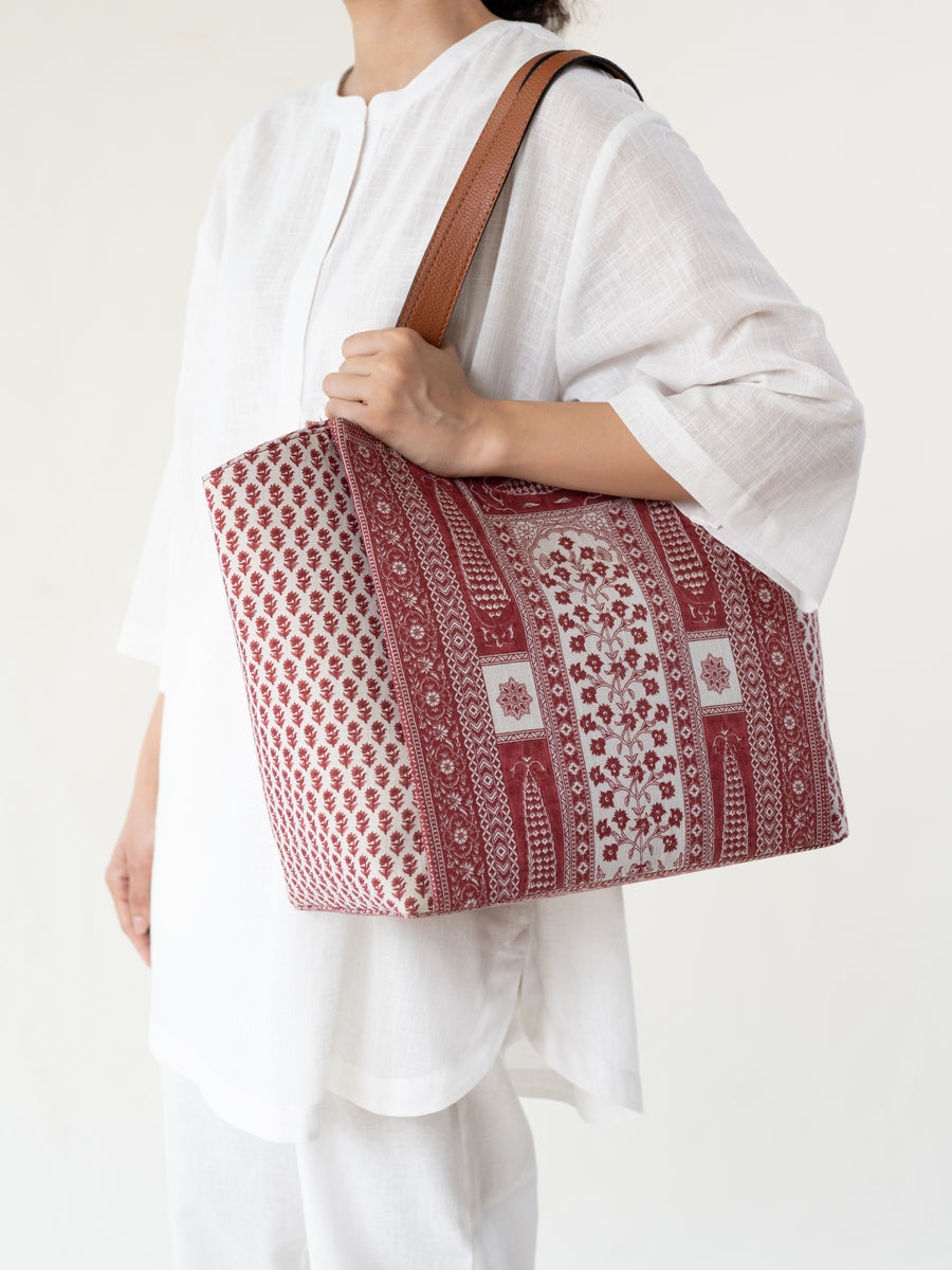 The Classic Tote - Brick Red