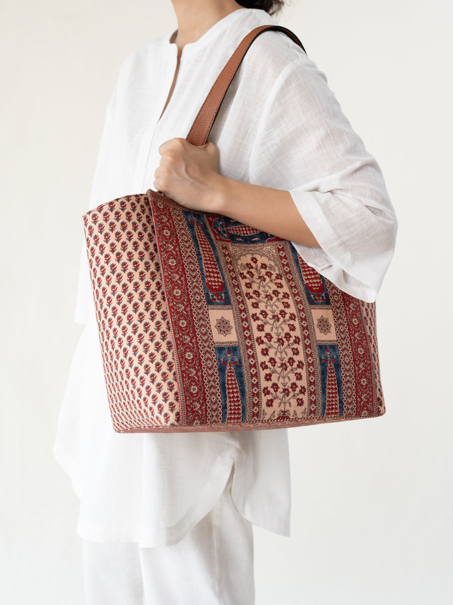The Classic Tote - Multicolour