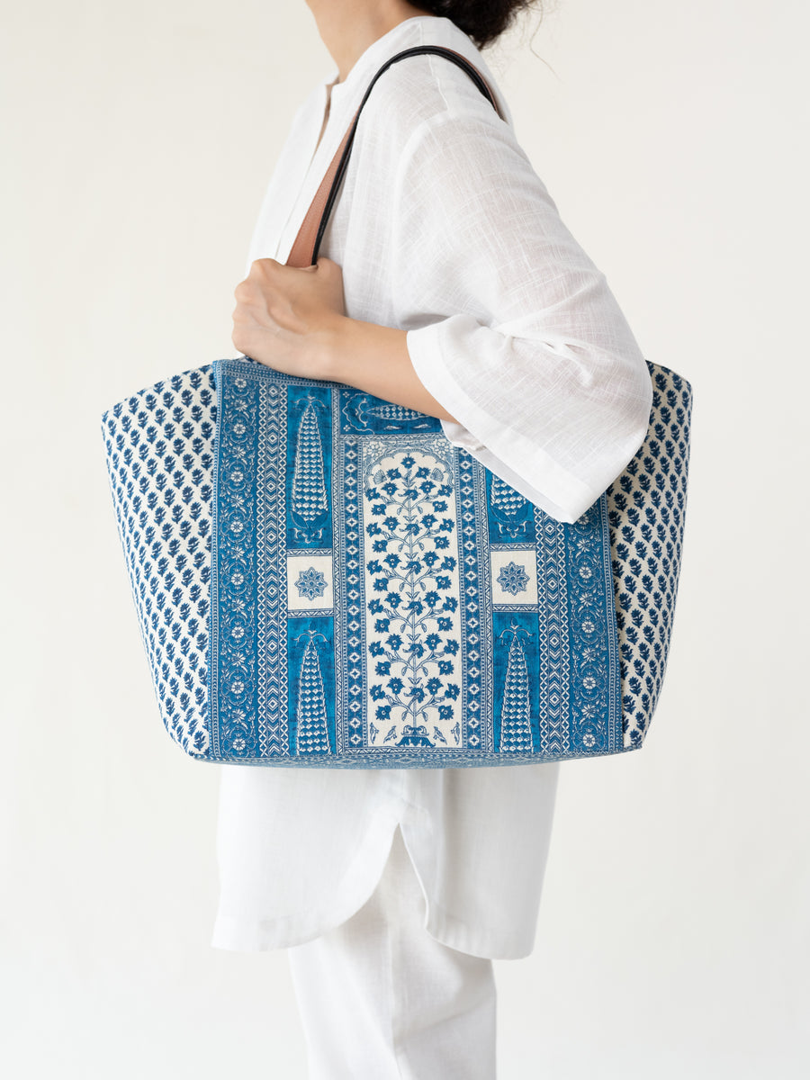 The Classic Tote - Azure Blue