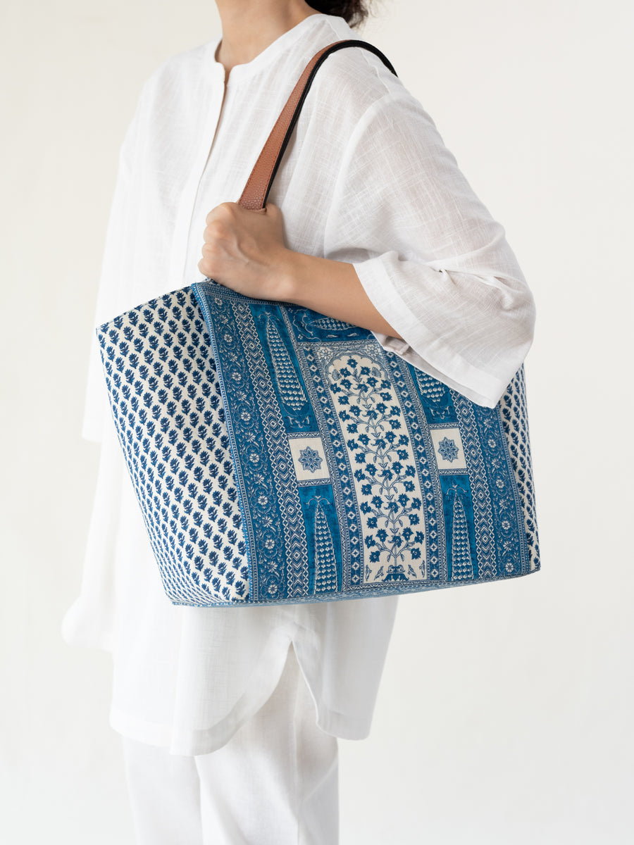 The Classic Tote - Azure Blue